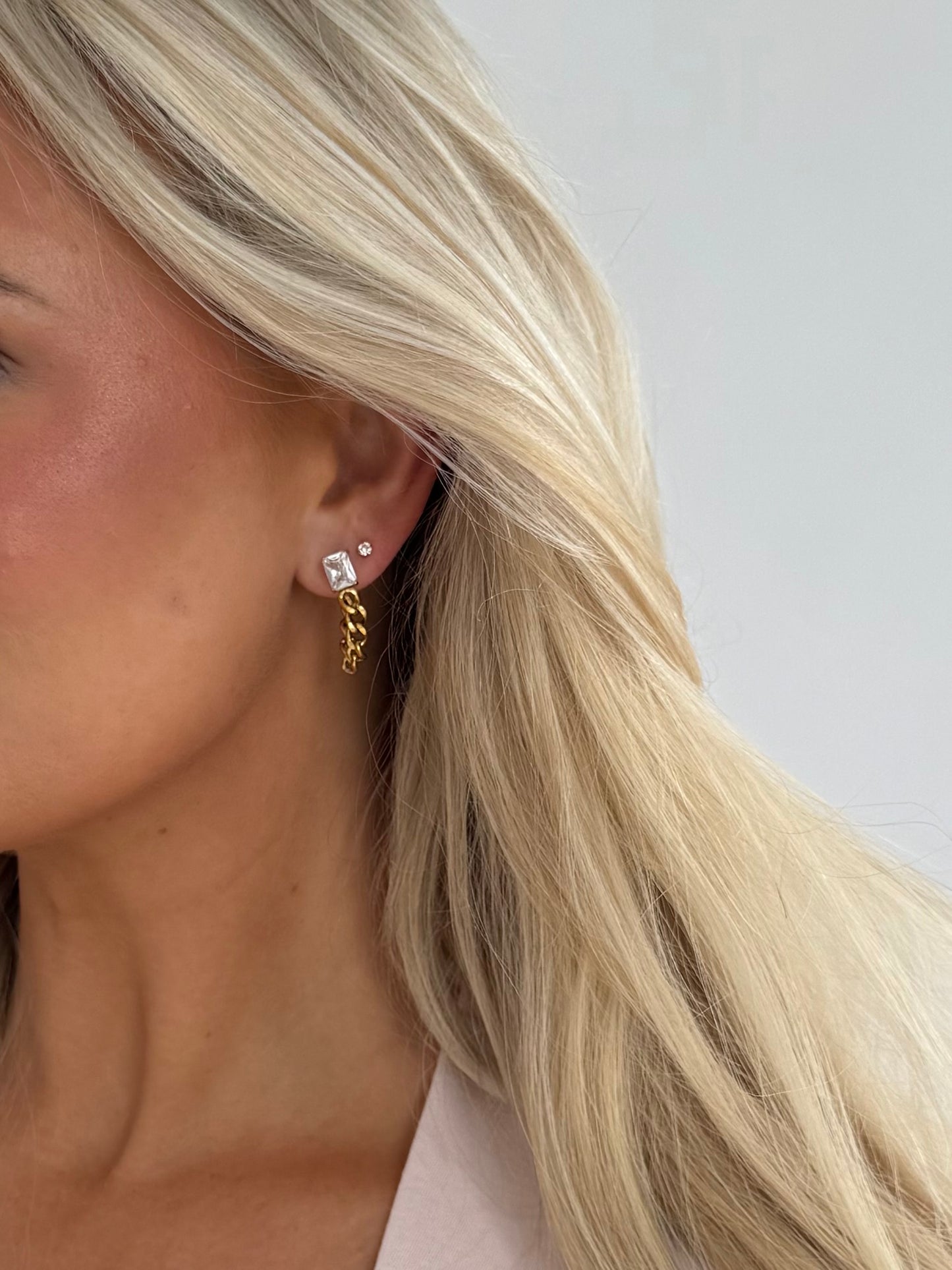 SHAE Chain Drop Studs