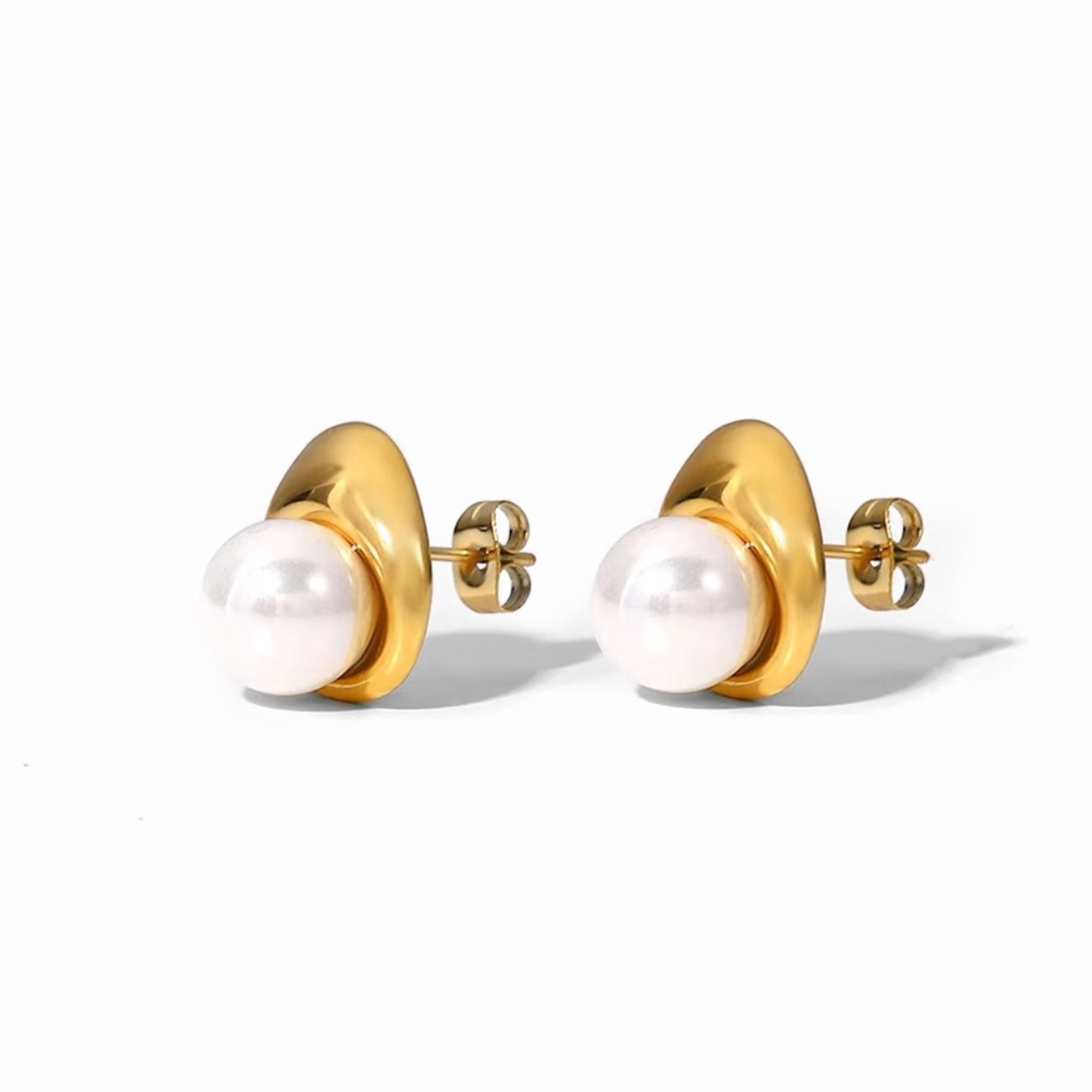 EVIE Pearl Studs