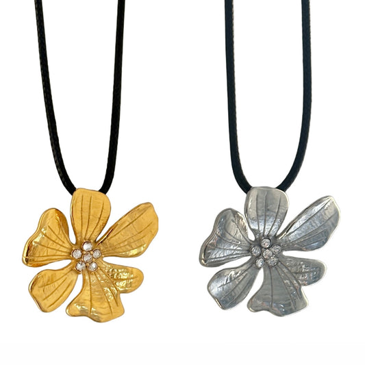 LILY Flower Necklace